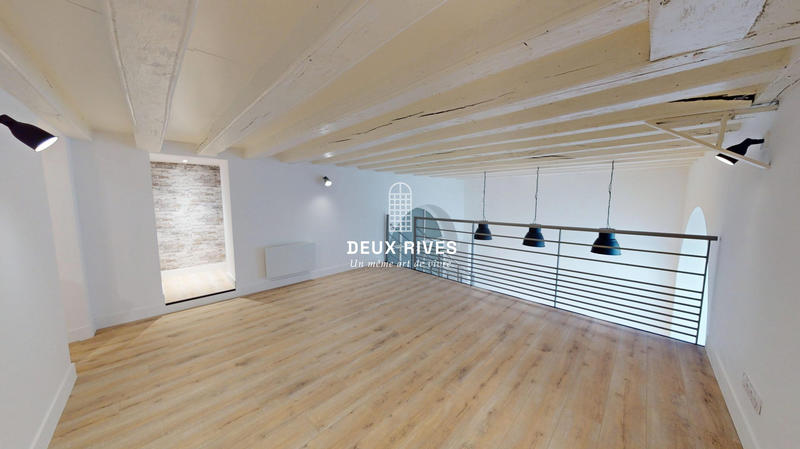 Loft - 84 m² - 4 pièces