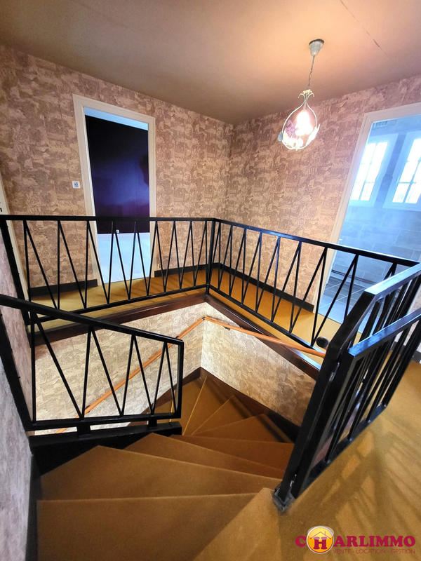 Maison traditionnelle - 133 m² - 6 pièces