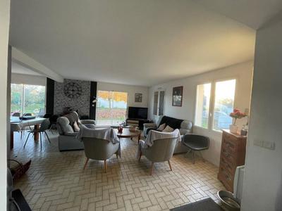 Maison - 170 m² - 9 pièces