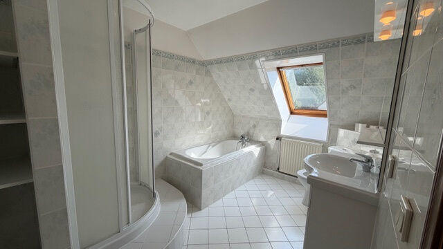 Maison - 195 m² - 8 pièces