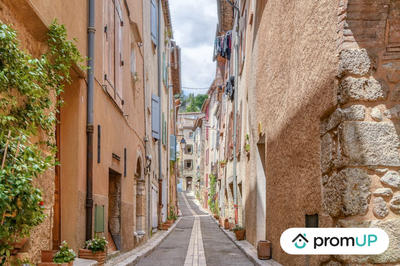 Maison - 92 m² - 5 pièces