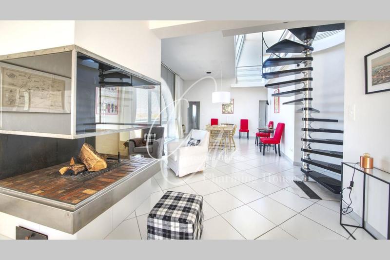 Appartement - 210 m² - 5 pièces