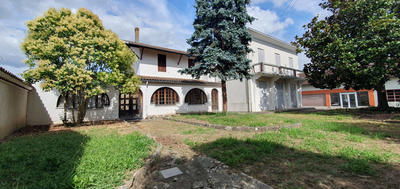 Maison - 340 m² - 10 pièces