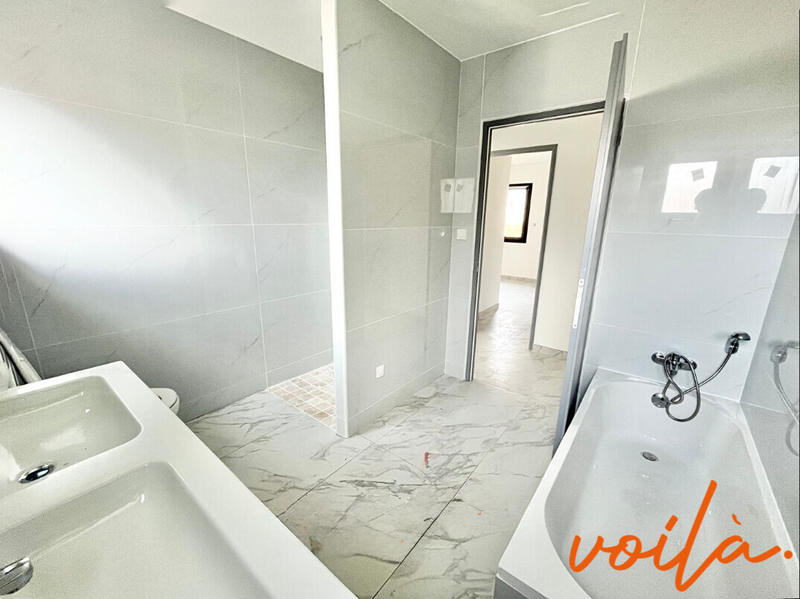 Maison - 140 m² - 5 pièces