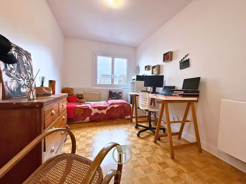 Appartement - 80 m² - 4 pièces