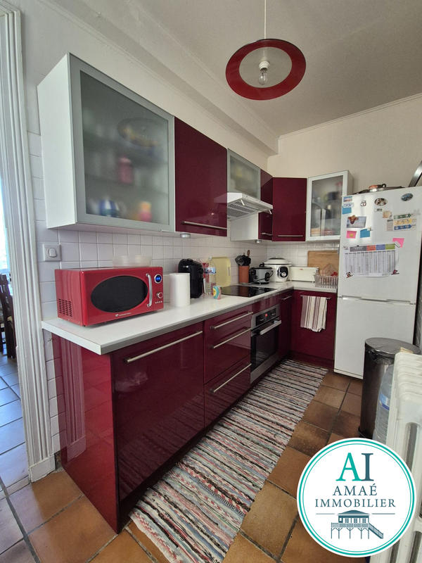 Maison - 225 m² - 10 pièces