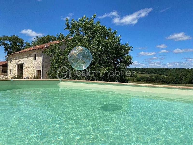 Demeure - 337 m² - 12 pièces