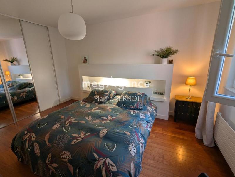 Maison - 240 m² - 8 pièces