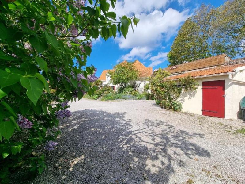 Pavillon - 215 m² - 6 pièces