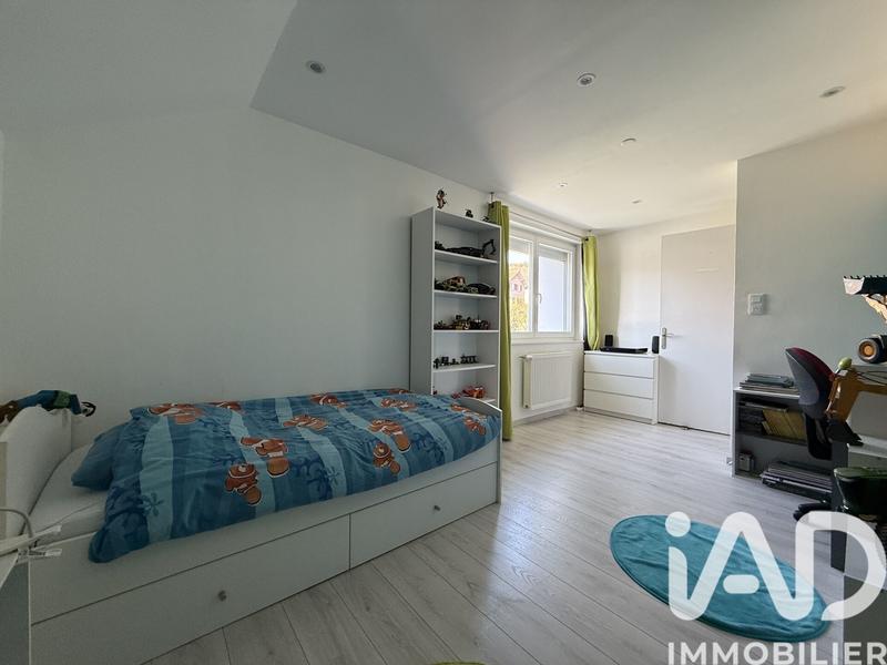 Maison - 96 m² - 5 pièces