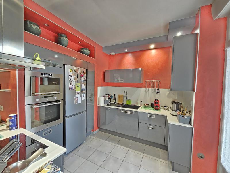 Appartement - 90 m² - 3 pièces