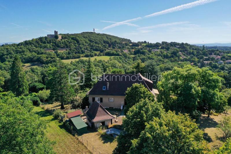 Maison traditionnelle - 205 m² - 8 pièces