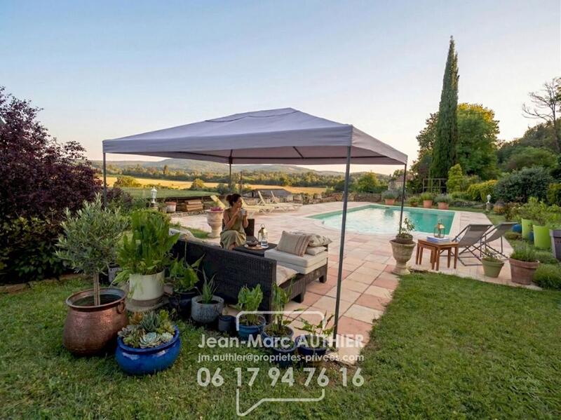 Maison - 228 m² - 6 pièces