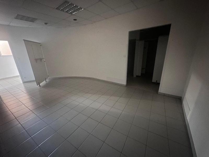 Local commercial - 429 m² - 5 pièces