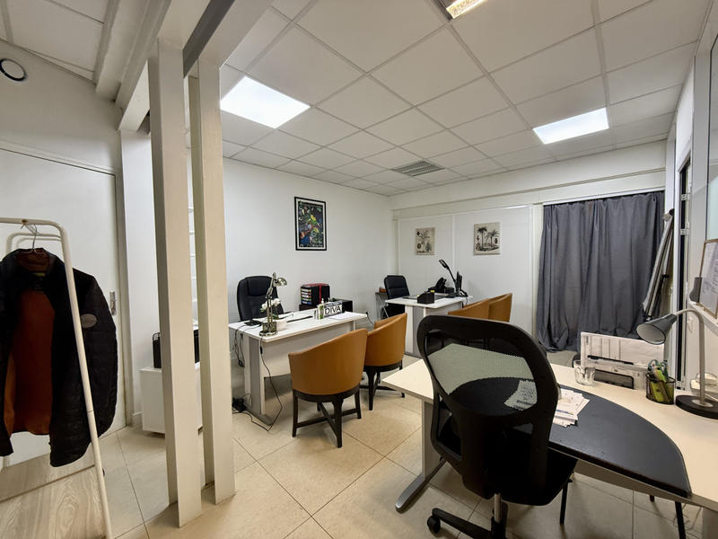 Bureau - 70 m²