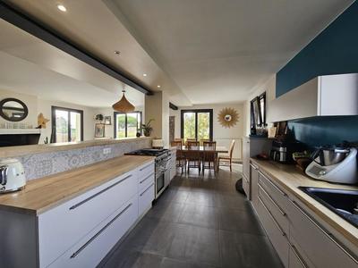 Maison - 273 m² - 10 pièces