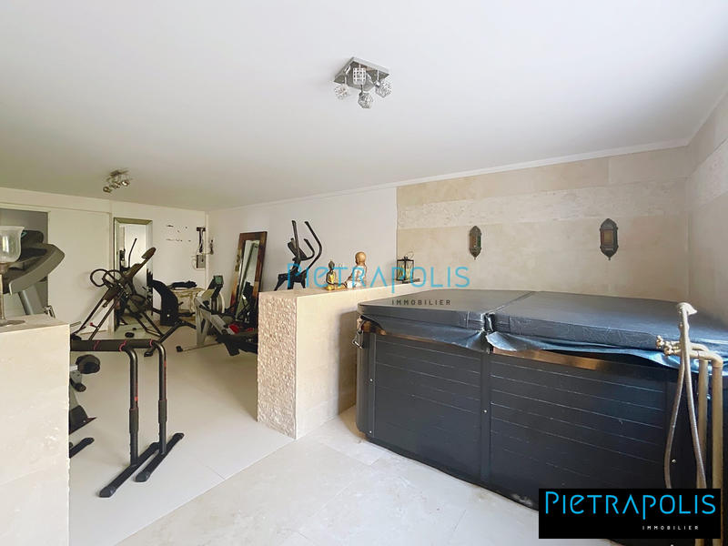 Villa - 390 m² - 14 pièces