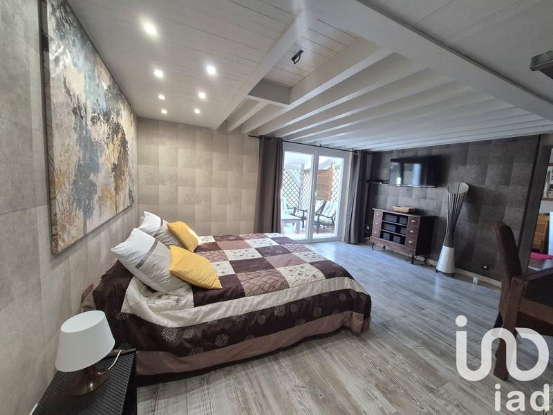 Maison - 220 m² - 6 pièces