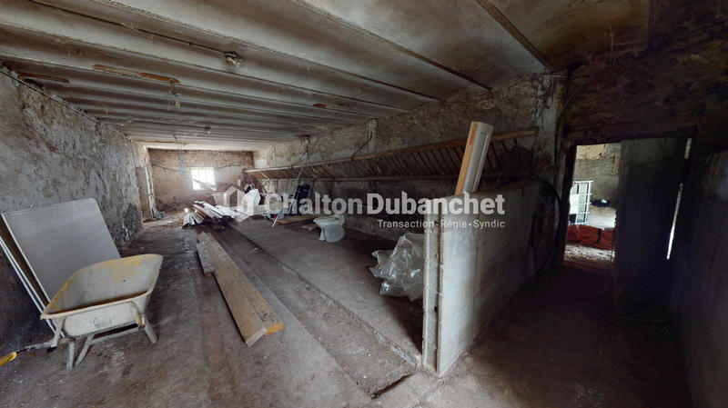 Grange - 300 m² - 1 pièce