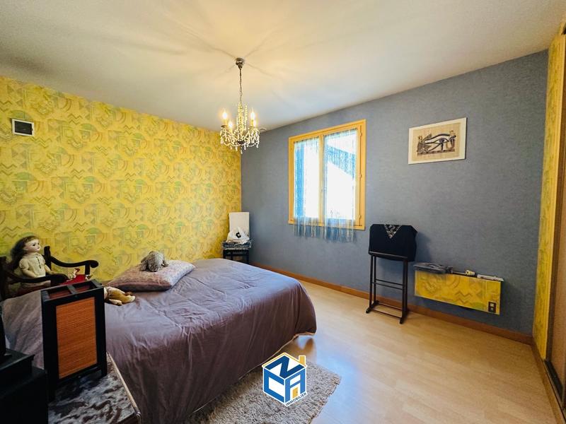 Maison - 214 m² - 9 pièces