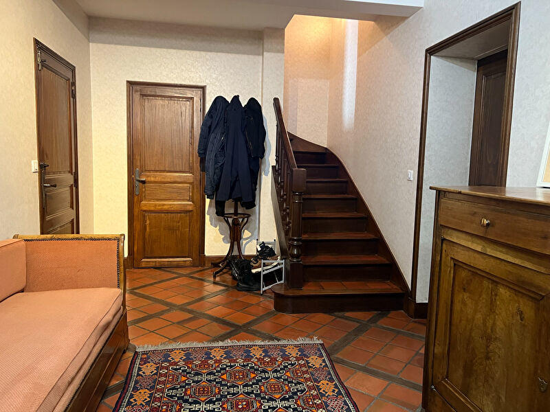 Maison - 221 m² - 6 pièces