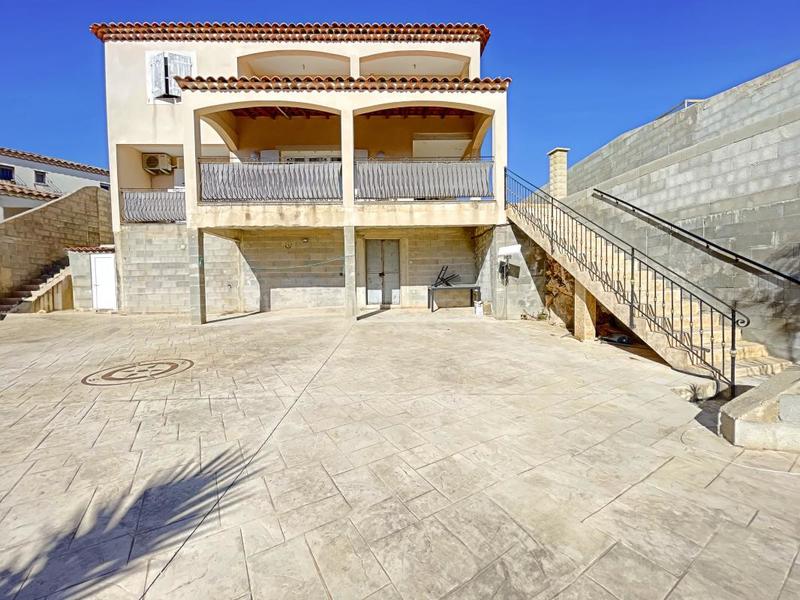 Villa - 185 m² - 8 pièces