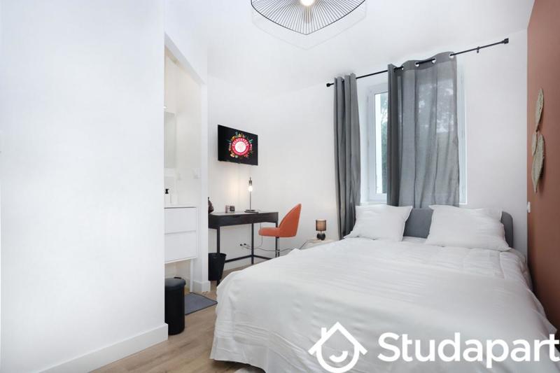 Chambre - 13 m² - 1 pièce