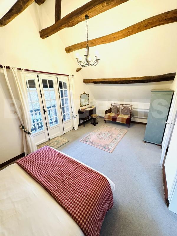 Maison - 264 m² - 7 pièces