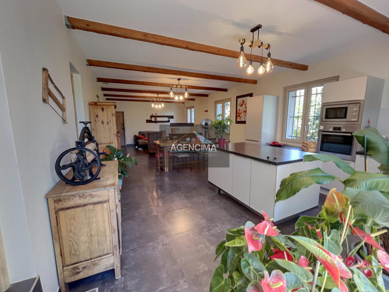 Maison - 188 m² - 4 pièces