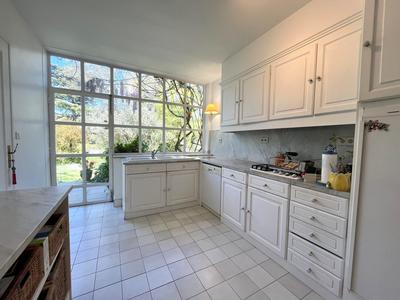 Maison - 273 m² - 7 pièces