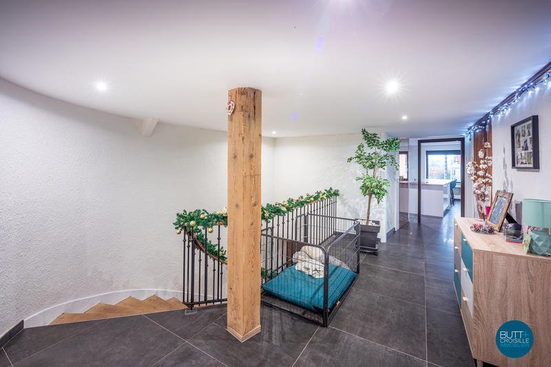 Maison - 390 m² - 11 pièces