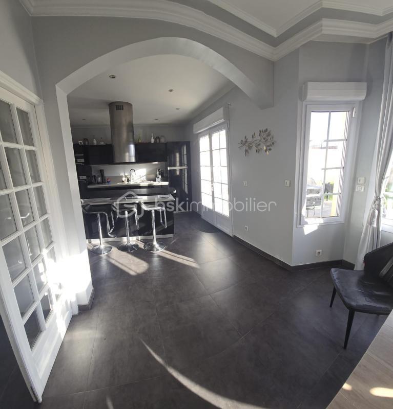 Maison - 170 m² - 10 pièces