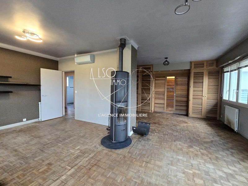 Maison traditionnelle - 185 m² - 6 pièces