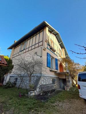 Maison - 176 m² - 6 pièces