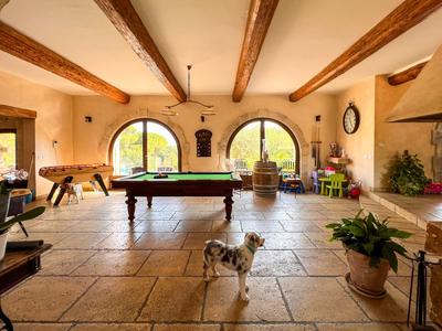 Maison - 260 m² - 7 pièces