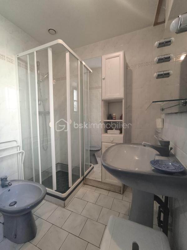 Demeure - 199 m² - 12 pièces