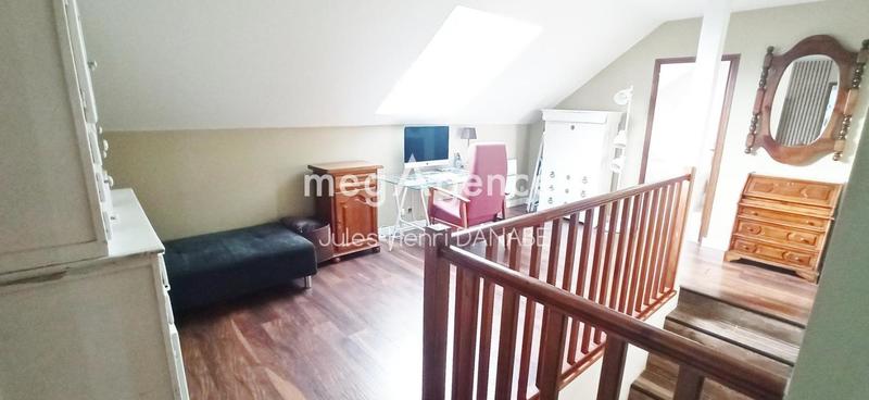 Maison - 180 m² - 8 pièces