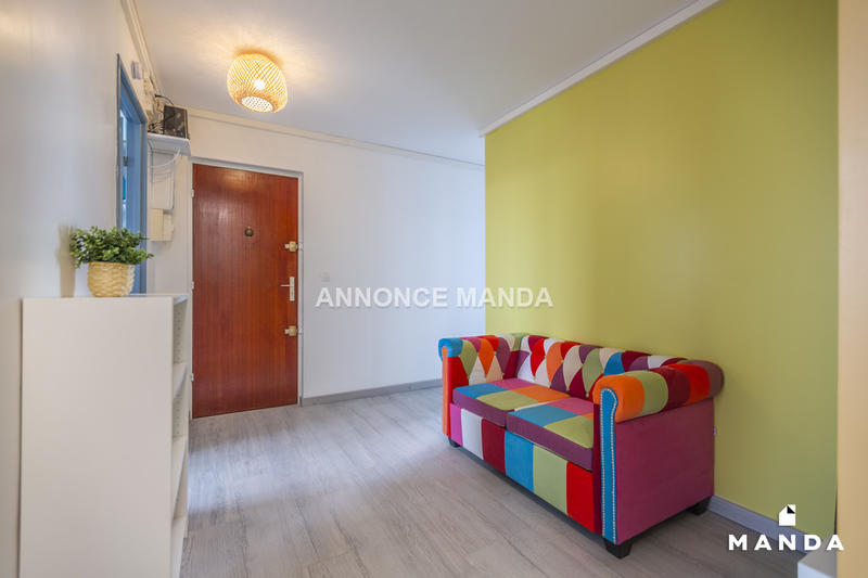 Chambre - 10 m² - 5 pièces