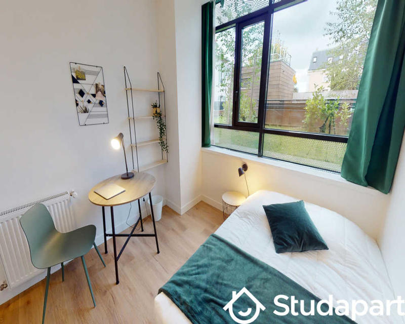 Chambre - 150 m² - 1 pièce