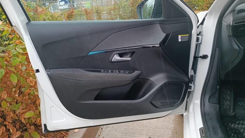 Peugeot E-208 136 50kWh Style