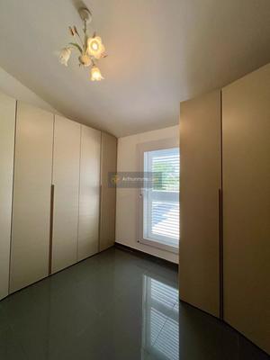 Maison - 257 m² - 9 pièces