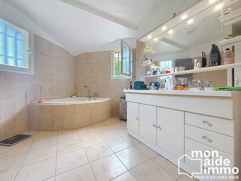 Maison - 172 m² - 6 pièces