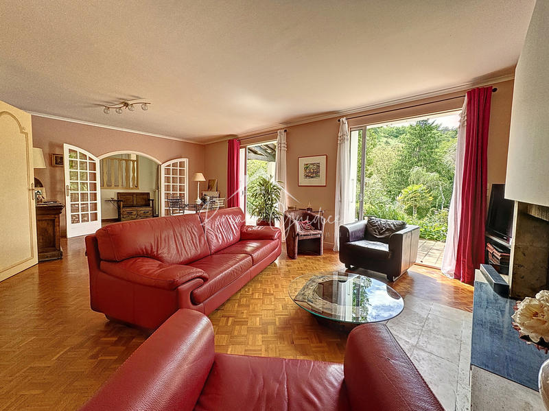 Propriété - 247 m²