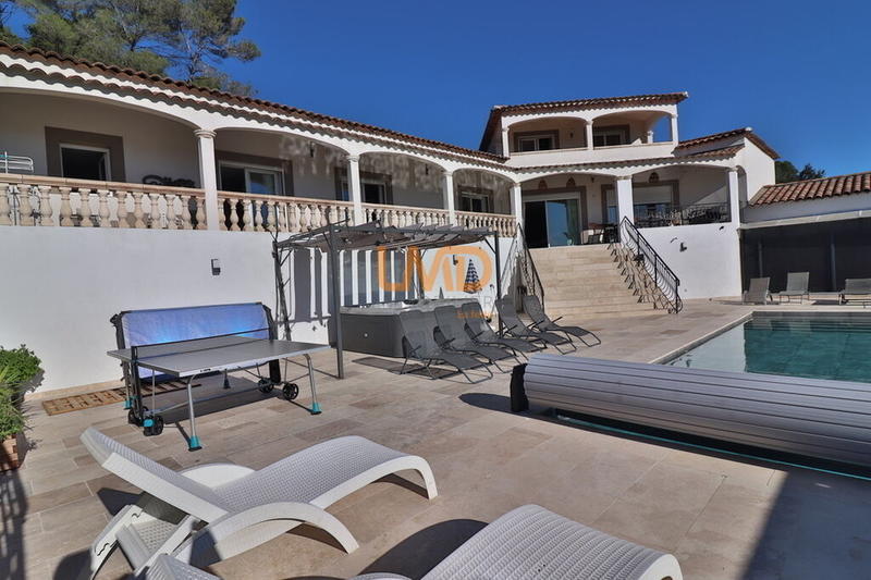 Propriété - 370 m² - 13 pièces