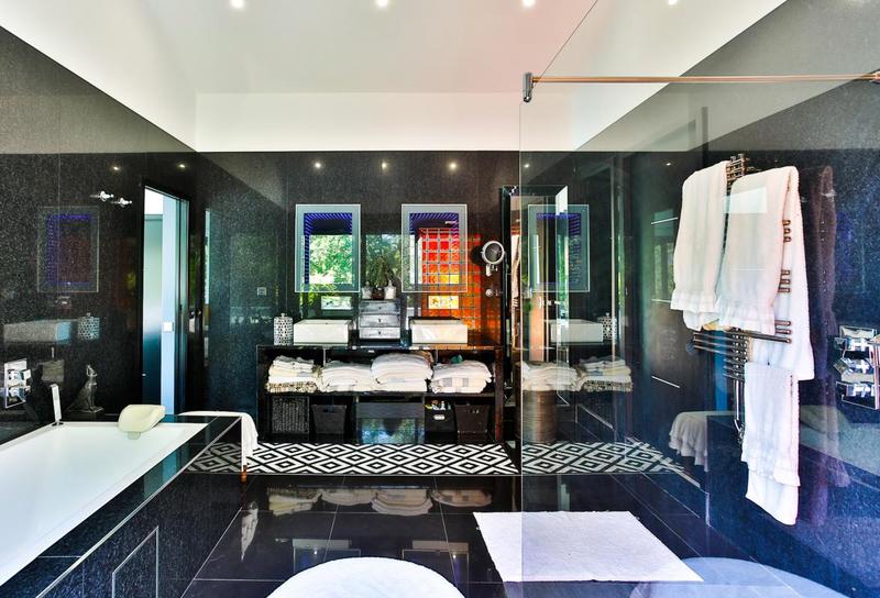 Villa - 300 m² - 10 pièces