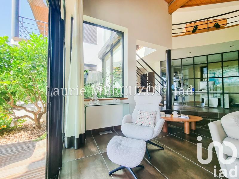 Maison de maîtres - 260 m² - 7 pièces