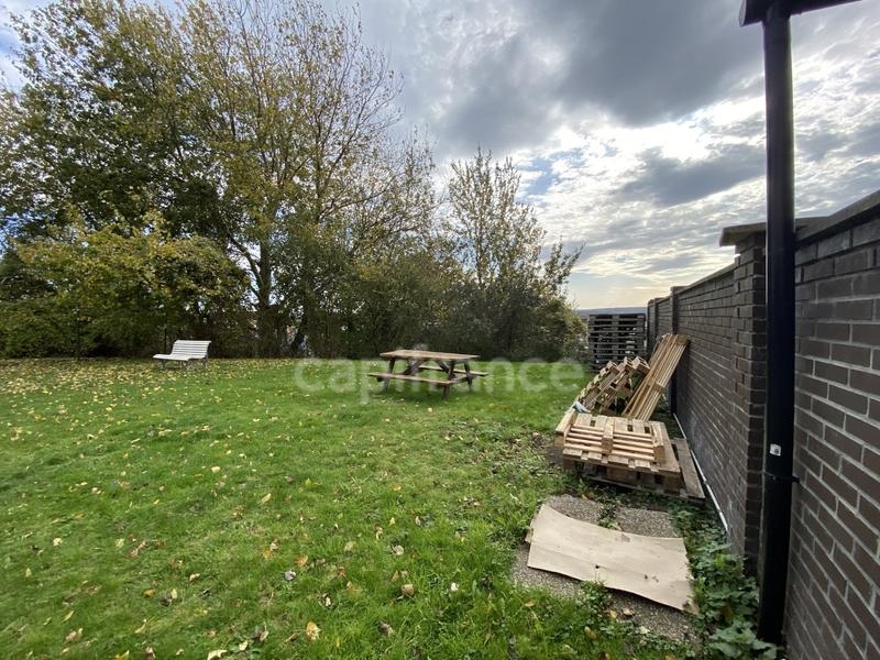 Local commercial - 385 m² - 4 pièces