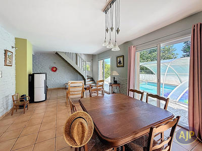 Maison - 135 m² - 7 pièces