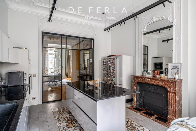 Appartement - 190 m² - 5 pièces