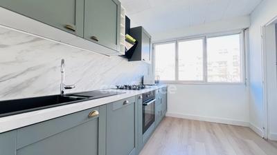 Appartement - 97 m² - 6 pièces